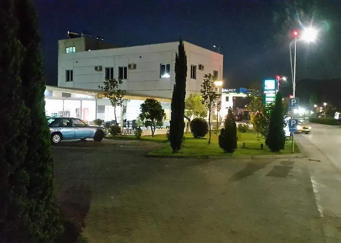 Alpet מלון Rinas